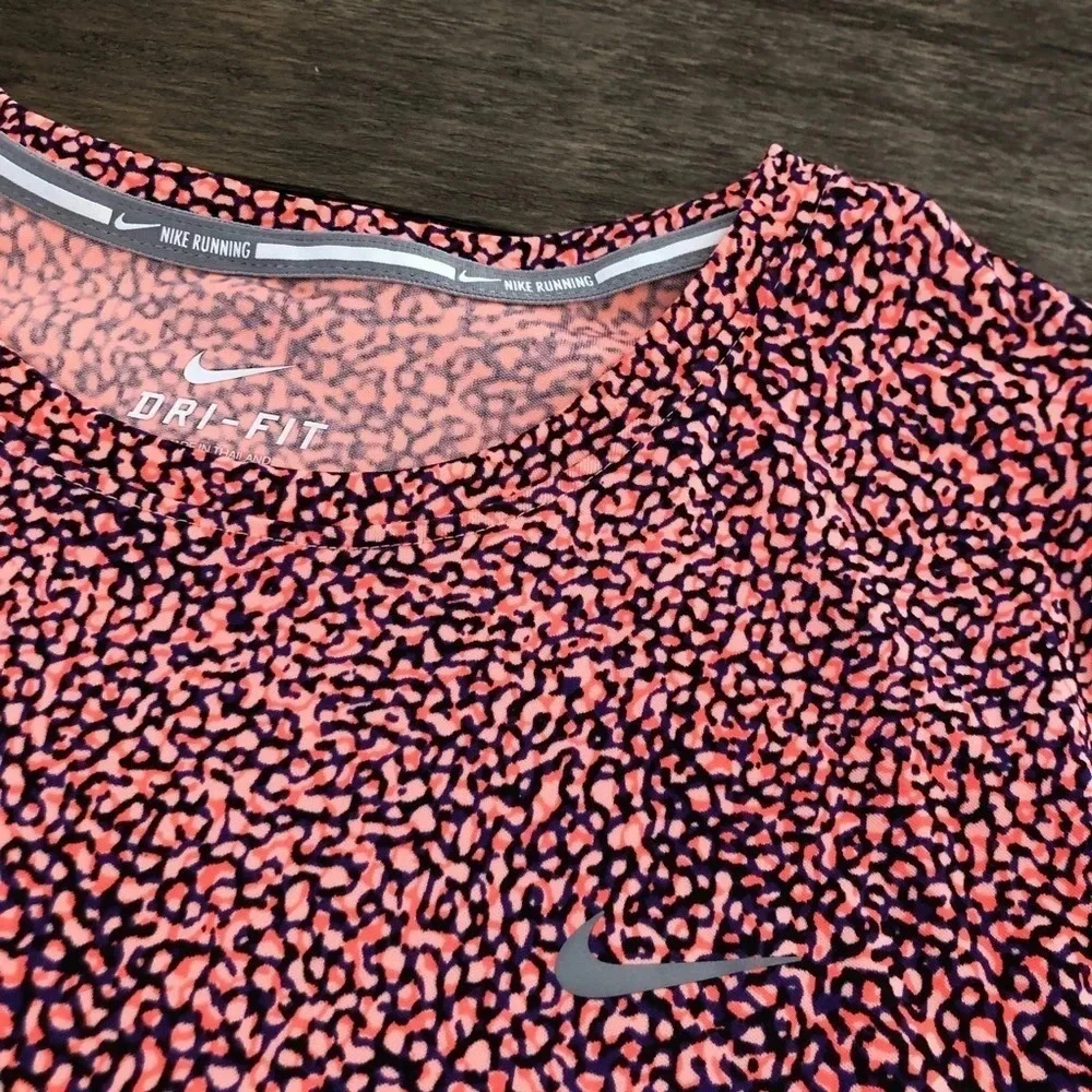 Nike Running Womens Small Dri Fit Long‎ Sleeve Top animal print orange Purple S